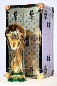 FBL-FRA-WC-2018-TROPHY-RUS
